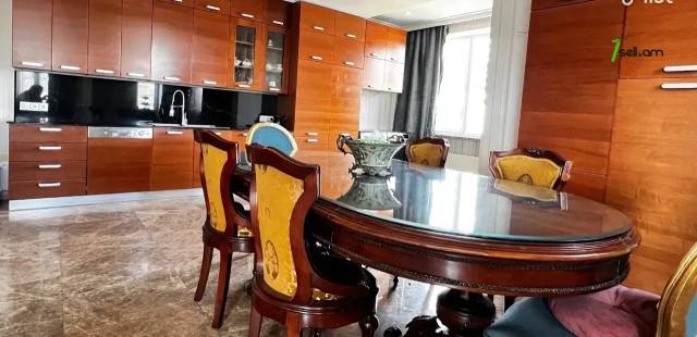 4 սենյականոց բնակարան նորակառույց շենքում Խաչատուր Աբովյանի փողոցում, 200 քմ, 2 սանհանգույց