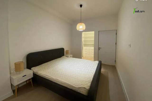 2 սենյականոց բնակարան նորակառույց շենքում Օրբելի եղբայրների փողոցում, 77 ք.մ., 3/15 հարկ