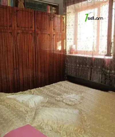 3 սենյականոց բնակարան Վահրամ Փափազյան փողոցում, 75 ք.մ., 3/5 հարկ, քարե շենք