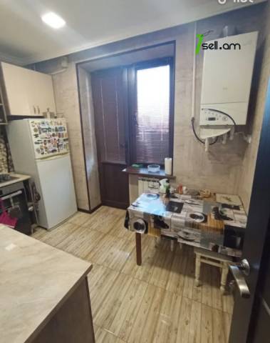 4 սենյականոց բնակարան Գայի պողոտայում, 75 ք.մ., եվրովերանորոգված, քարե շենք