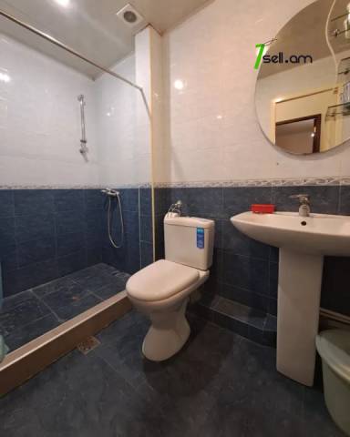 1 սենյականոց բնակարան Սարյանի փողոցում, 40 ք.մ., 3/5 հարկ, կապիտալ վերանորոգված, քարե շենք