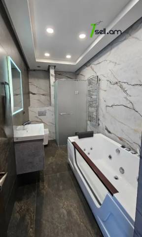 Երկու հարկանի քարե տուն Կուրղինյան փողոցում Մալաթիա Սեբաստիայում, 760 ք.մ., 3+ սանհանգույց