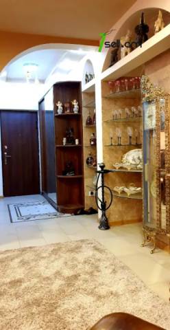 3 սենյականոց բնակարան, Նորաշեն թաղամաս, 90 ք.մ., 11/15 հարկ, կապիտալ վերանորոգված