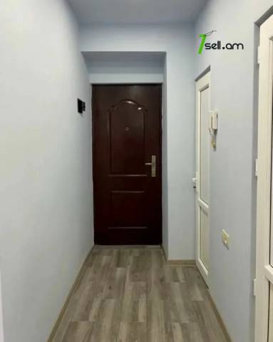 2 սենյականոց բնակարան Պարոնյանի փողոցում, 45 քմ, 1/5 հարկ, կապիտալ վերանորոգված, քարե շենք