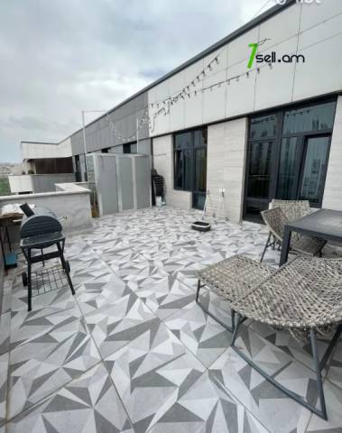 4 սենյականոց բնակարան նորակառույց շենքում Պարույր Սևակի փողոցում, 170 ք.մ., 2 սանհանգույց