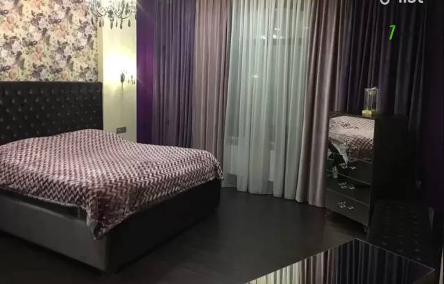 Երեք հարկանի քարե տուն, Դավթաշեն 3-րդ թաղամաս Դավիթաշենում, 332 ք.մ., 3+ սանհանգույց