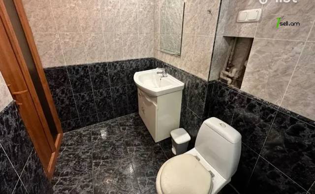 3 սենյականոց բնակարան Խորենացու փողոցում, 93 ք.մ., մի քանի պատշգամբ, կապիտալ վերանորոգված
