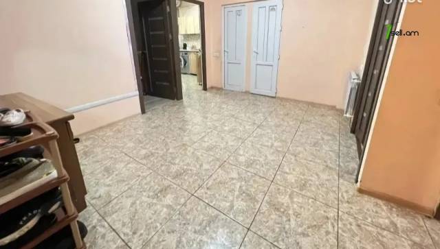 4 սենյականոց բնակարան Գուսան Շերամի փողոցում, 100 քմ, կապիտալ վերանորոգված, քարե շենք