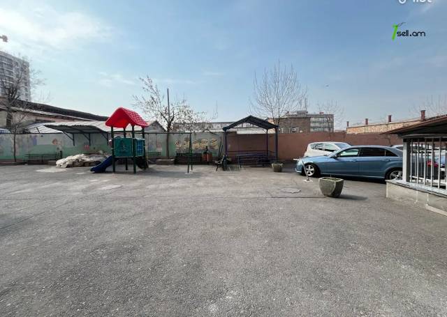 3 սենյականոց բնակարան նորակառույց շենքում Հրաչյա Ներսիսյան փողոցում, 115 քմ, 2 սանհանգույց