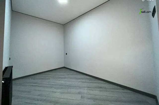 3 սենյականոց բնակարան, Նորաշեն թաղամաս, 80 քմ, 12/16 հարկ, 2 սանհանգույց, մի քանի պատշգամբ