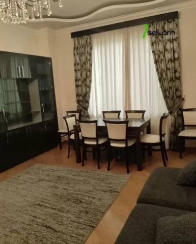 4 սենյականոց բնակարան Հովհաննես Թումանյանի փողոցում, 107 ք.մ., բարձր առաստաղներ, 2/5 հարկ