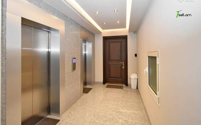3 սենյականոց բնակարան նորակառույց շենքում Կոմիտասի պողոտայում, 64 ք.մ., բարձր առաստաղներ, 8/17 հարկ