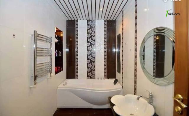 Երկու հարկանի քարե տուն Ալեք Մանուկյան փողոցում կենտրոնում, 185 ք.մ., 2 սանհանգույց