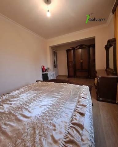 Երկու հարկանի քարե տուն Մայիսի 9-ի փողոցում Շենգավիթում, 300 ք.մ., 2 սանհանգույց