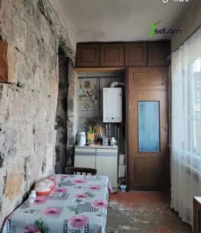 3 սենյականոց բնակարան Կոմիտասի պողոտայում, 95 քմ, նախավերջին հարկ, բարձր առաստաղներ