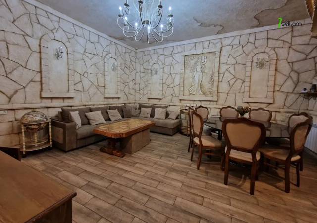 Երեք հարկանի քարե տուն Սարյանի փողոցում կենտրոնում, 230 ք.մ., 3+ սանհանգույց, կապիտալ վերանորոգված