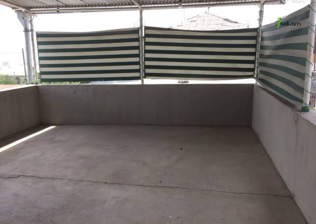 Երկու հարկանի քարե տուն Ազատության պողոտայում Արաբկիրում, 230 քմ, 3+ սանհանգույց