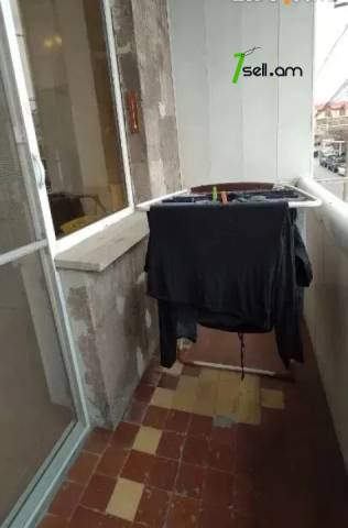 2 սենյականոց բնակարան Կիևյան փողոցում, 56 քմ, 2/5 հարկ, կապիտալ վերանորոգված, քարե շենք