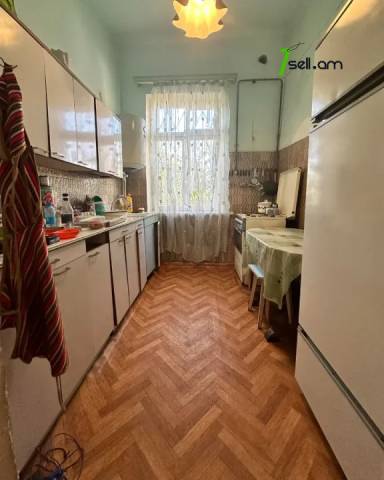 Մեկ հարկանի քարե տուն Սարի Թաղ 1-ին փողոցում կենտրոնում, 205 ք.մ., կոսմետիկ վերանորոգում