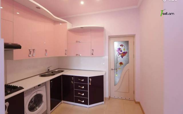 3 սենյականոց բնակարան Կոմիտասի պողոտայում, 83 քմ, բարձր առաստաղներ, մի քանի պատշգամբ