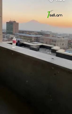 3 սենյականոց բնակարան նորակառույց շենքում Արամ Խաչատրյան փողոցում, 104 քմ, նախավերջին հարկ