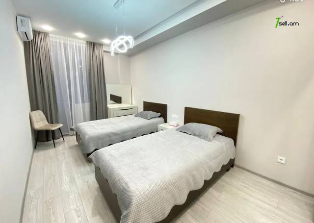 3 սենյականոց բնակարան նորակառույց շենքում Լեռ Կամսարի փողոցում, 90 քմ, 3/10 հարկ, 2 սանհանգույց