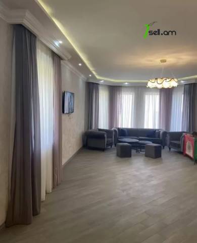 Երկու հարկանի տուն Արաբկիրում, 500 ք.մ., 2 սանհանգույց, դիզայներական ոճով վերանորոգված