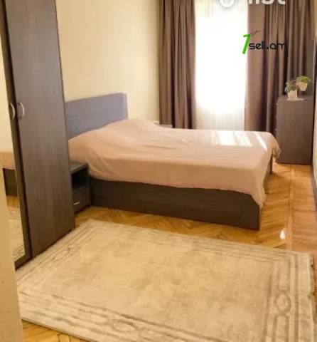 2 սենյականոց բնակարան Էստոնական փողոցում, 55 ք.մ., 2/4 հարկ, կոսմետիկ վերանորոգում, քարե շենք