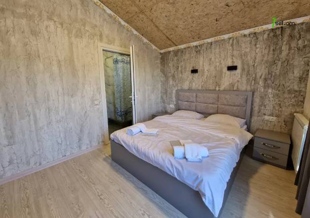 Երկու հարկանի քարե տուն 1-ին փողոցում Բյուրեղավանում, 700 քմ, 3+ սանհանգույց, կապիտալ վերանորոգված