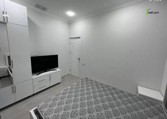 3 սենյականոց բնակարան նորակառույց շենքում Հանրապետության փողոցում, 55 ք.մ., բարձր առաստաղներ