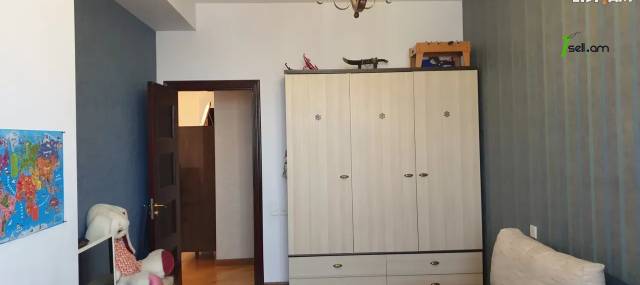 3 սենյականոց բնակարան նորակառույց շենքում Արաբկիրի 27-րդ փողոցում, 94 ք.մ., բարձր առաստաղներ