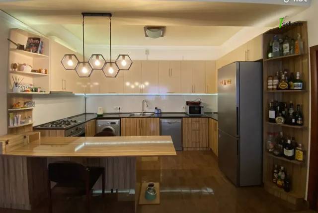 3 սենյականոց բնակարան նորակառույց շենքում Վերին Անտառային փողոցում, 100 ք.մ., 3/8 հարկ