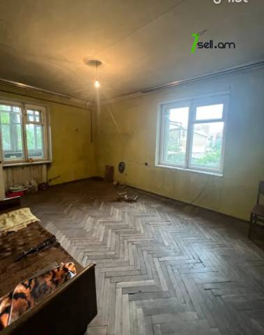 2 սենյականոց բնակարան Ռուբինյանց փողոցում, 58 ք.մ., 2/5 հարկ, քարե շենք
