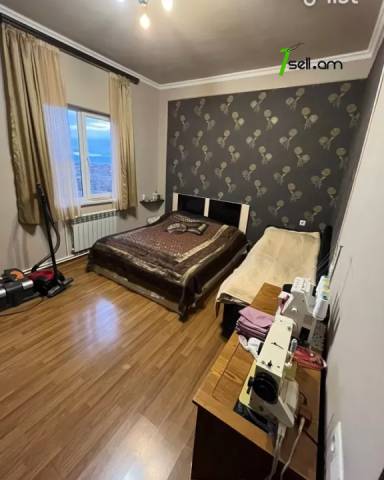 3 սենյականոց բնակարան Լեփսիուսի փողոցում, 73 ք.մ., 1/4 հարկ, եվրովերանորոգված