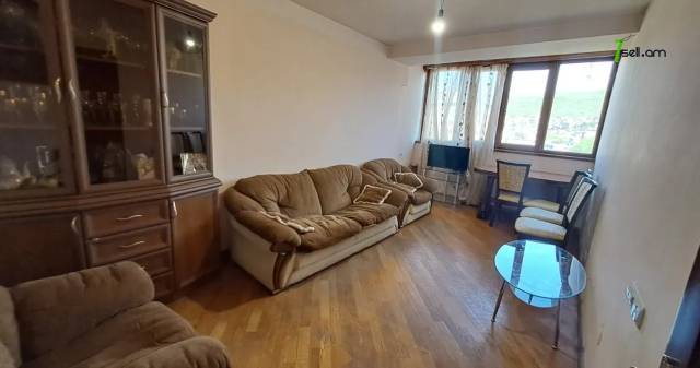 2 սենյականոց բնակարան Նար–Դոսի փողոցում, 50 ք.մ., 10/13 հարկ, կապիտալ վերանորոգված