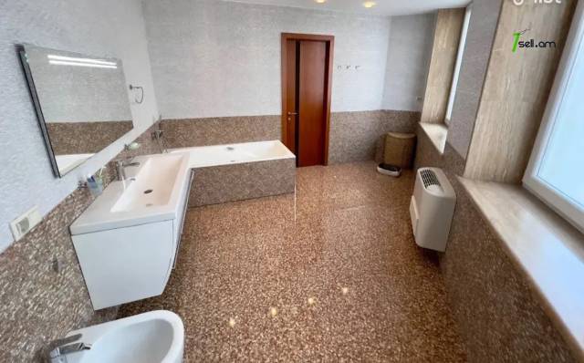 4 սենյականոց բնակարան նորակառույց շենքում Հյուսիսային պողոտայում, 200 ք.մ., 4/9 հարկ, 2 սանհանգույց