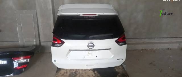 Nissan Rogue Բագաժնիկ