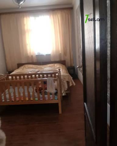 Մեկ հարկանի քարե տուն Ձորաղբյուրում, 1000 ք.մ., մասնակի վերանորոգում