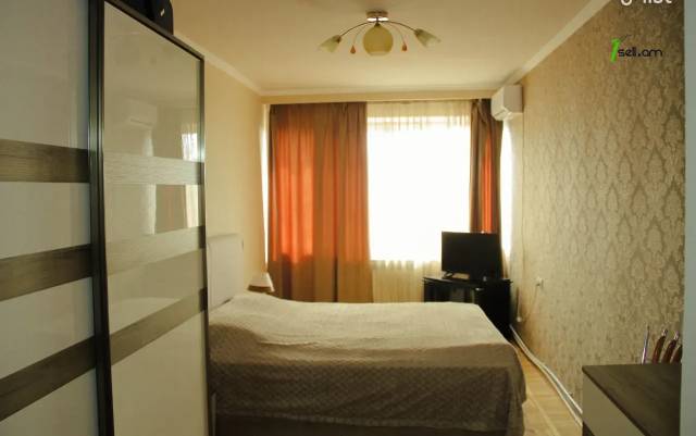 4 սենյականոց բնակարան Դրոյի փողոցում, 96 ք.մ., կապիտալ վերանորոգված, քարե շենք