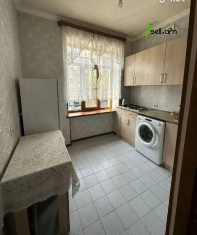 1 սենյականոց բնակարան Սարգիս Կասյանի փողոցում, 41 քմ, 2/5 հարկ, բարձր առաստաղներ, եվրովերանորոգված