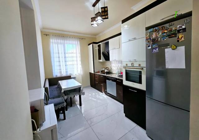 4 սենյականոց բնակարան նորակառույց շենքում Անաստաս Միկոյանի փողոցում, 105 ք.մ., 2 սանհանգույց