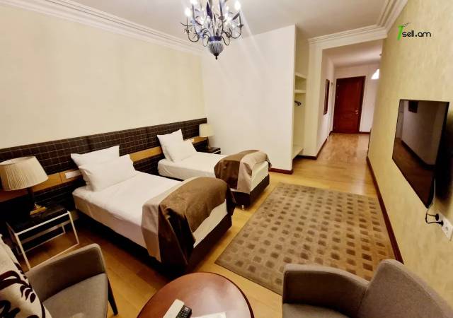 Չորս հարկանի քարե տուն Նաիրի Զարյան փողոցում Արաբկիրում, 800 քմ, 3+ սանհանգույց