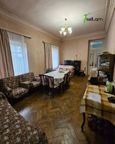 3 սենյականոց բնակարան Ղազարոս Աղայան փողոցում, 100 ք.մ., բարձր առաստաղներ, 1/4 հարկ