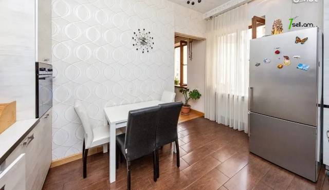 4 սենյականոց բնակարան նորակառույց շենքում Երվանդ Քոչարի փողոցում, 98 ք.մ., 2 սանհանգույց