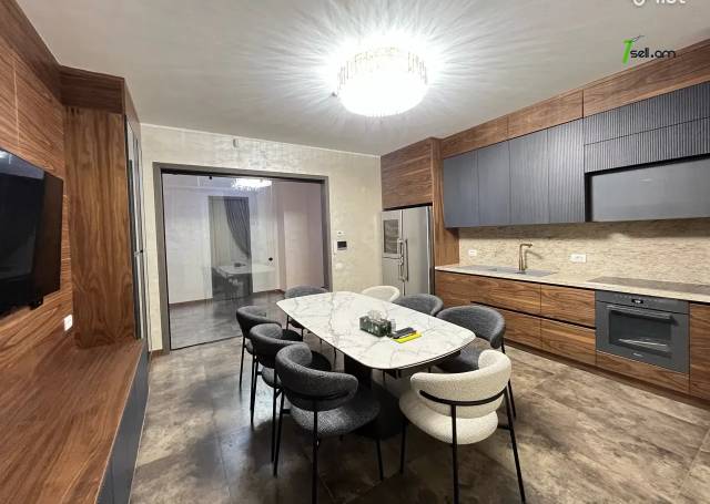 4 սենյականոց բնակարան նորակառույց շենքում Հյուսիսային պողոտայում, 180 ք.մ., 2 սանհանգույց