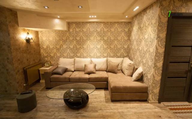 5 սենյականոց բնակարան Սայաթ-Նովայի պողոտայում, 150 քմ, 2/4 հարկ, 3+ սանհանգույց