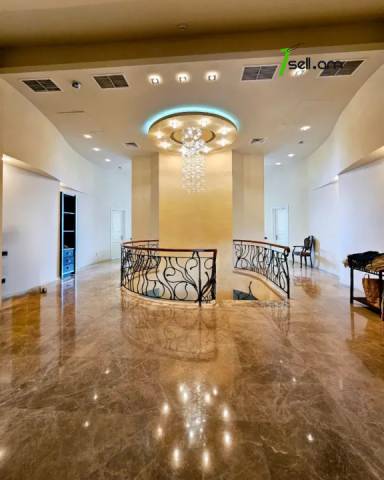 Երեք հարկանի տուն Արաբկիրում, 3200 ք.մ., 3+ սանհանգույց, մեծ հողամաս, կապիտալ վերանորոգված