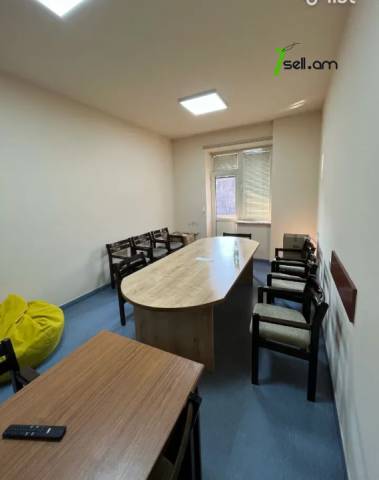 Բազմաֆունկցիոնալ գույք Պարոնյան փողոցում կենտրոնում, 78 քմ
