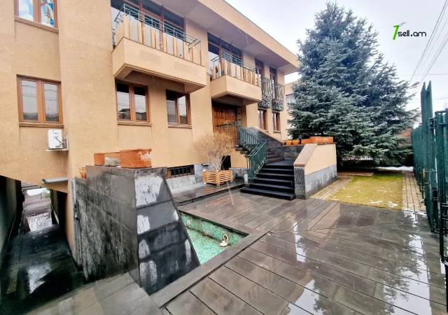 Չորս հարկանի քարե տուն Նաիրի Զարյան փողոցում Արաբկիրում, 600 ք.մ., 3+ սանհանգույց