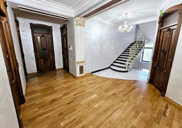 Երեք հարկանի քարե տուն, Նոյ թաղամաս Մալաթիա Սեբաստիայում, 420 ք.մ., 3+ սանհանգույց